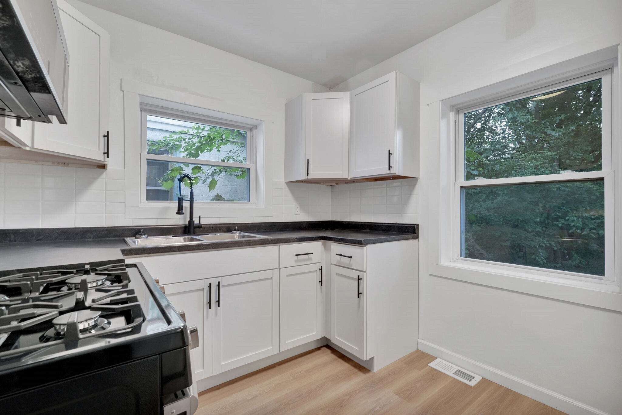 Building Photo - 1225 Regent St