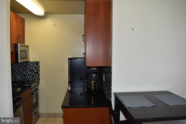 Building Photo - 1111 Arlington Blvd