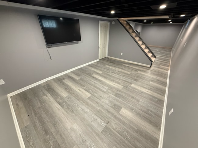 Building Photo - 3-Bedroom Home Just Steps from Lake Michigan! Prime location!