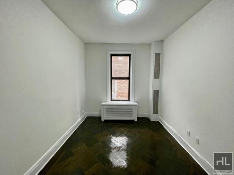 Building Photo - East 80th Street