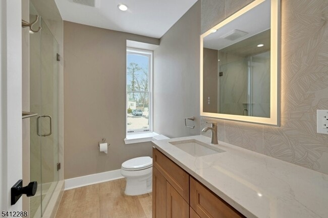 Building Photo - 49 Park Ave