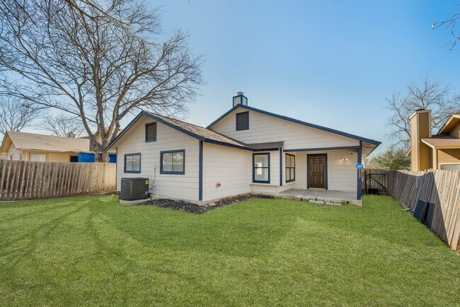 Building Photo - 7919 Wayside Trail