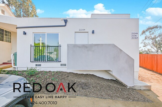 Building Photo - 2132 Cove Ave