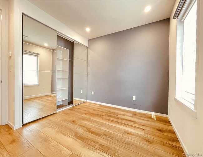 Building Photo - 71-53 69th Pl