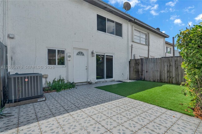 Building Photo - 11333 SW 69th Ln