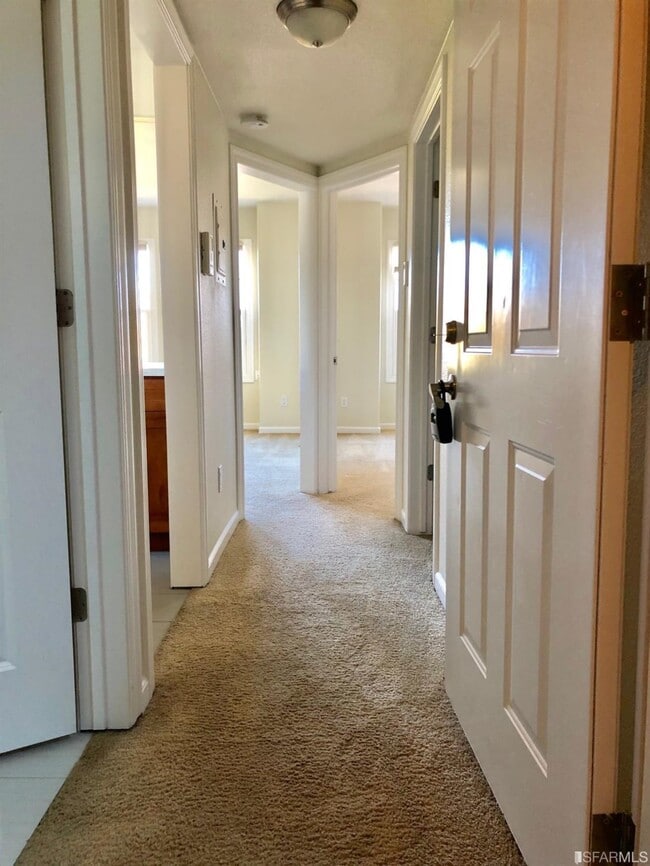 Building Photo - 744 Clementina St