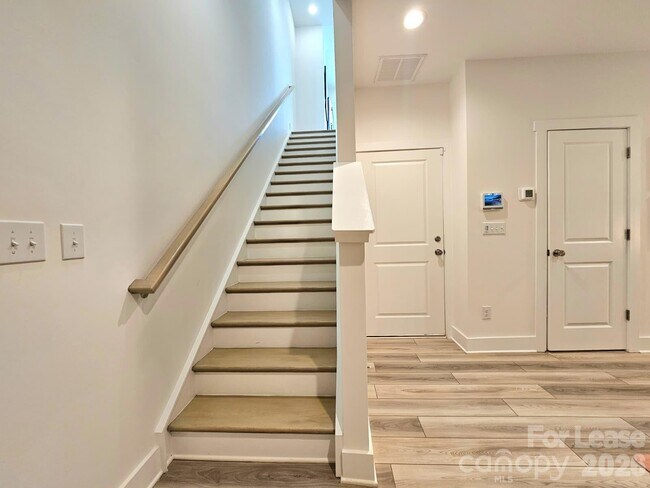 Building Photo - 421 Prine Pl