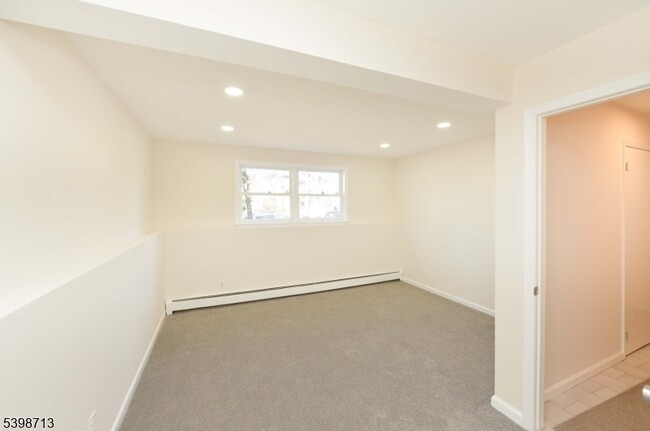 Building Photo - 9 Bergen St