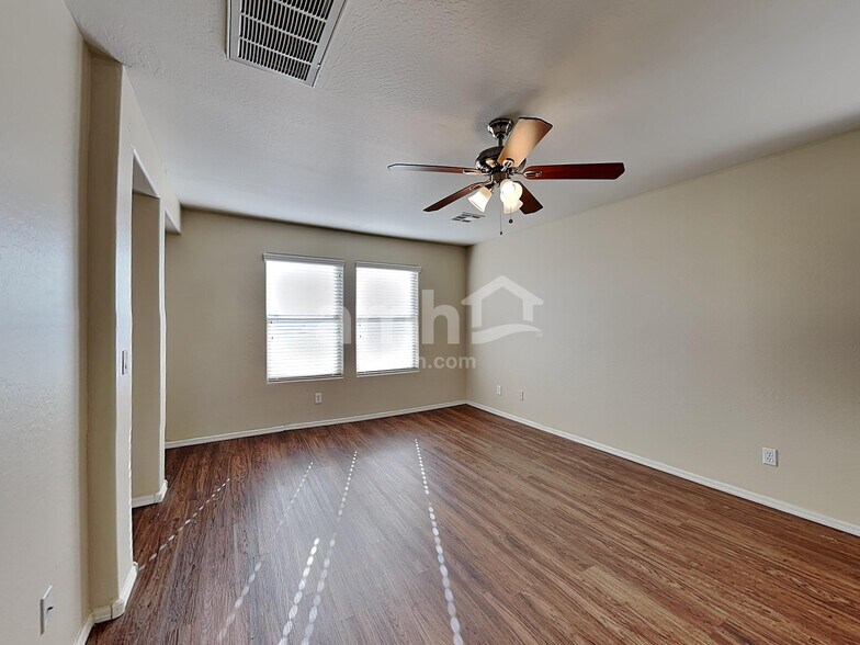 Building Photo - 2063 S Starling Dr