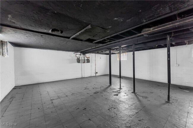 Building Photo - 3111 W 90th St