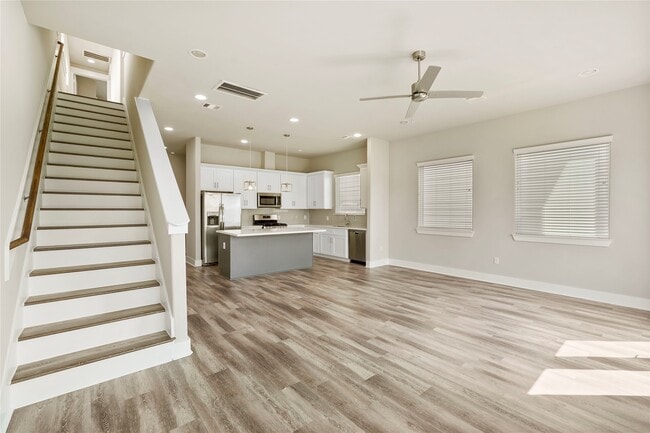 Building Photo - 2509 Des Chaumes St