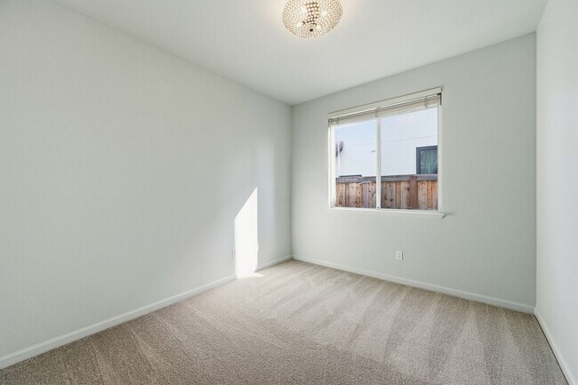 Building Photo - Contemporary Single Level North Napa Home
