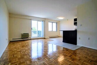 Building Photo - Pet-Friendly Apt in Ideal Brookline Location Near B, C, D Lines!