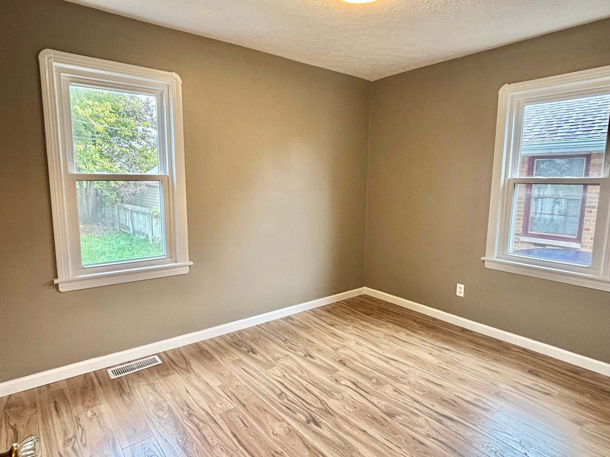 Building Photo - 3312 Brookview Blvd