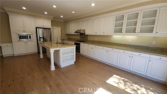 Building Photo - 32 Loquat