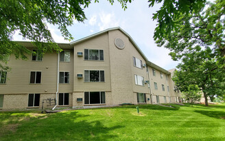 Building Photo - Oak Hills Manor - Ages 55+