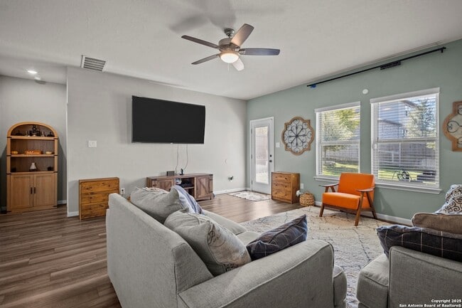 Building Photo - 13044 Louberg Vly