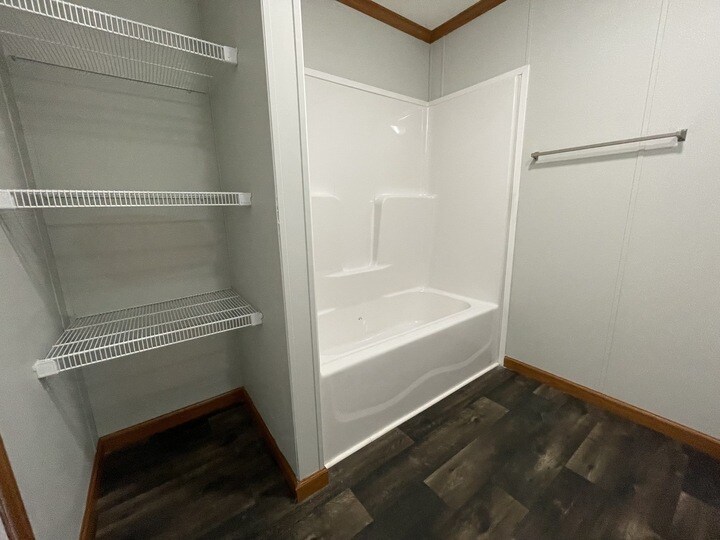 Building Photo - 38031 Leverette Ave