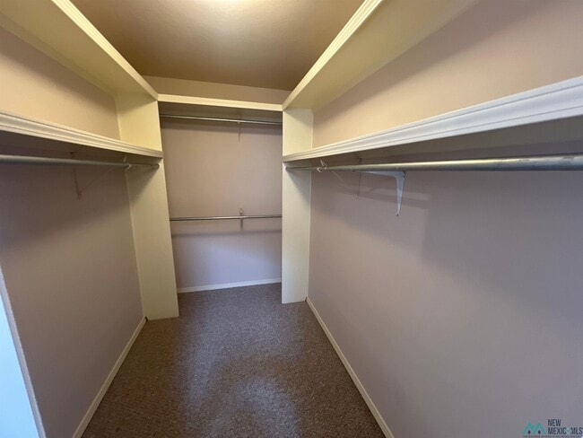 Building Photo - 721 Jeanie Dr