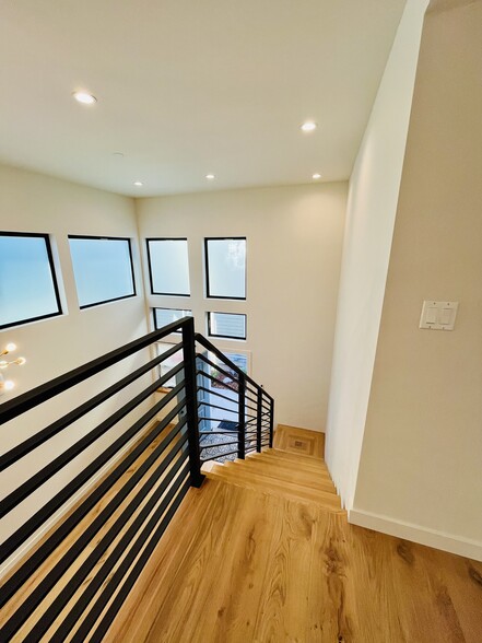 Building Photo - 31 Hermosa Ave