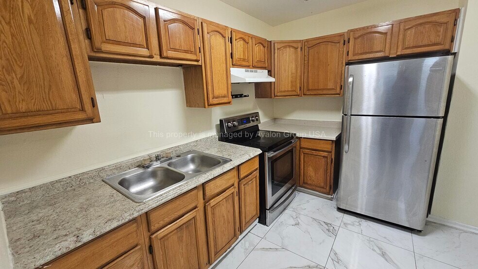 Building Photo - 2395 Commonwealth Ave