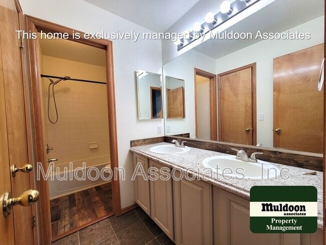 Building Photo - 4408 Bramble Ln