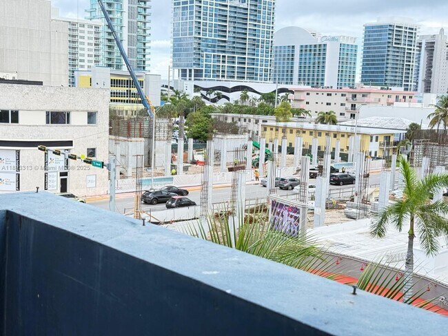 Building Photo - 7101 Byron Ave