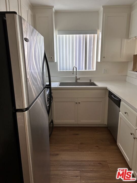 Building Photo - 3668 Mentone Ave