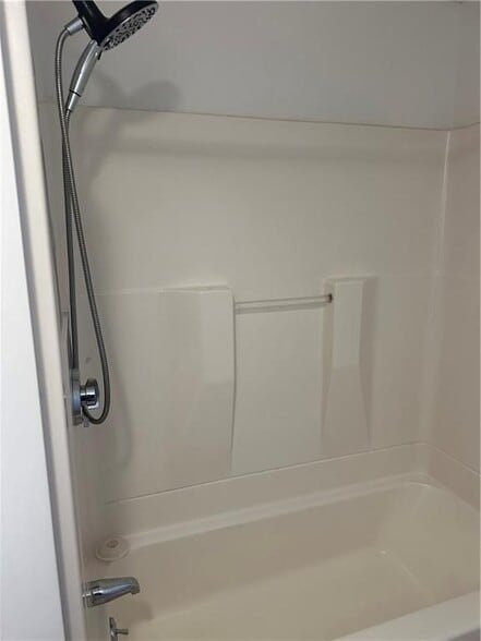 Building Photo - 38 Oak St