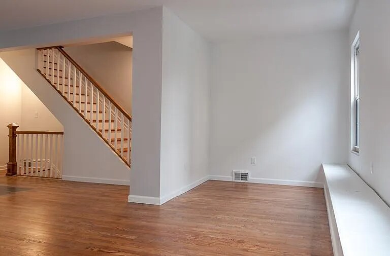 Building Photo - 5438 Claybourne St