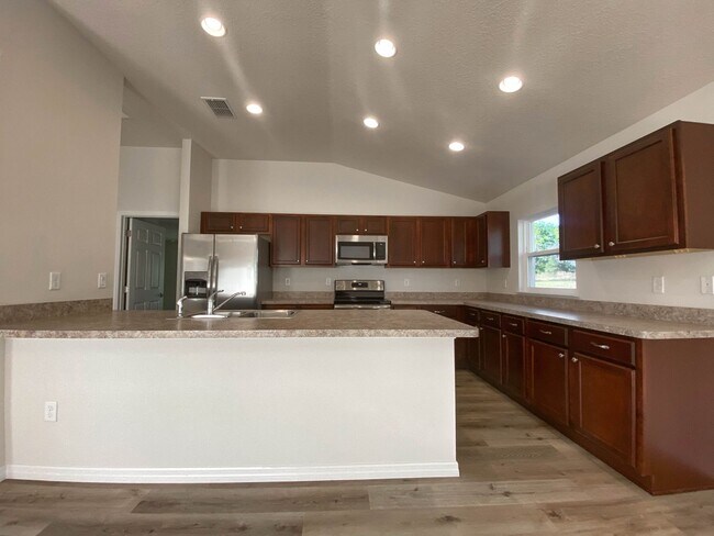 Building Photo - 13377 SW 86th Ave