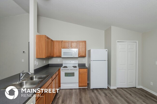 Building Photo - 1306 Alcazar St SE