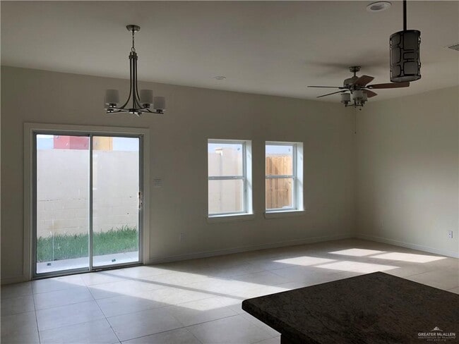 Building Photo - 11 E St