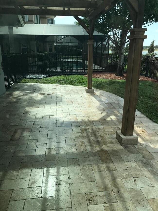 Building Photo - 2748 Oak Tree Ln