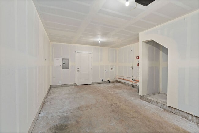 Building Photo - Pinnacle Landing Townhomes - Two Bedroom Townhouse