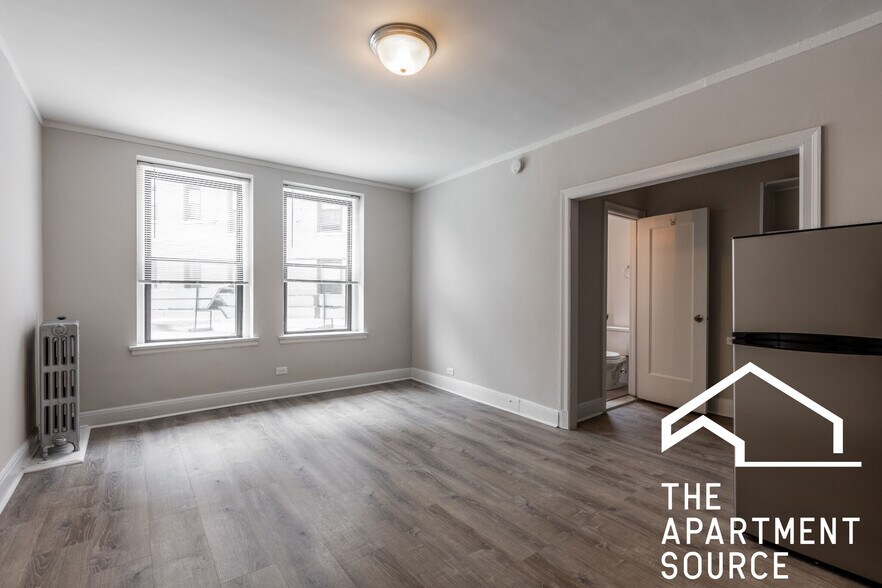 Primary Photo - 2777 N Milwaukee Ave