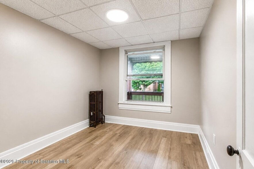 Building Photo - 1729 Sanderson Ave