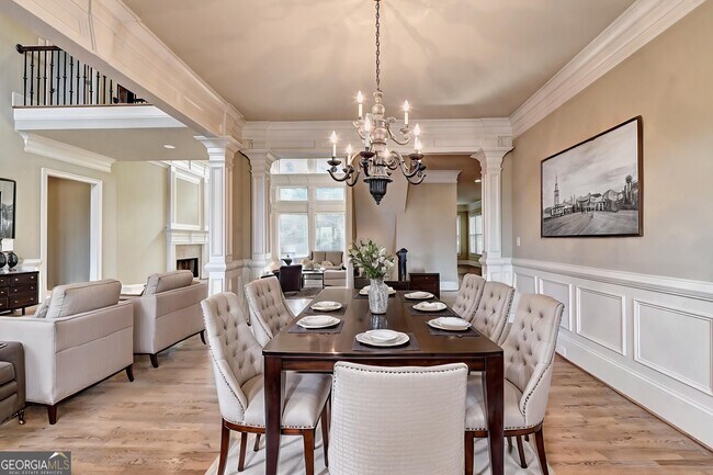 Building Photo - 8920 Doral Dr