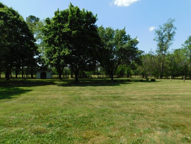 Building Photo - Price Reduced!!! $1950/Month