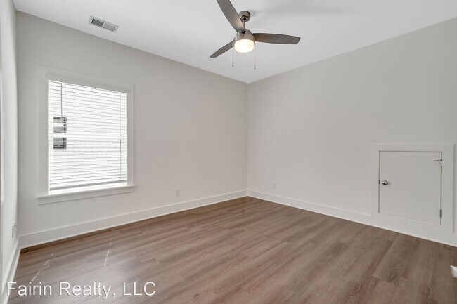 Building Photo - 2 br, 2.5 bath House - 4263 Brevard Blvd