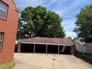 Building Photo - 47 Parkgate Ave