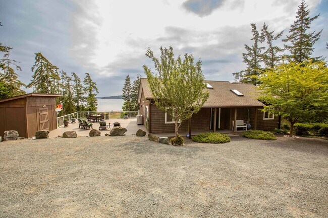 Building Photo - Furnished Greenbank Home with Water View and Bocce Ball!