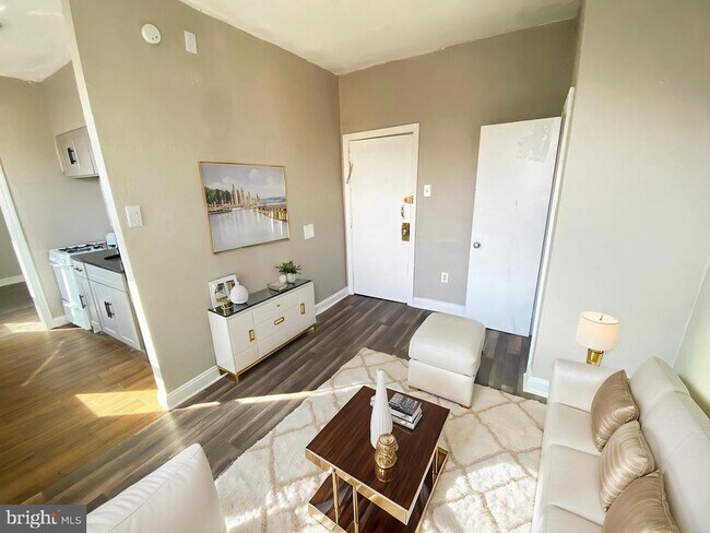 Building Photo - 2930 Frankford Ave