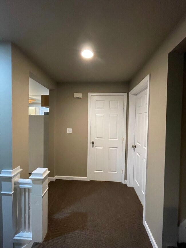 Building Photo - 1007 Clay Ave