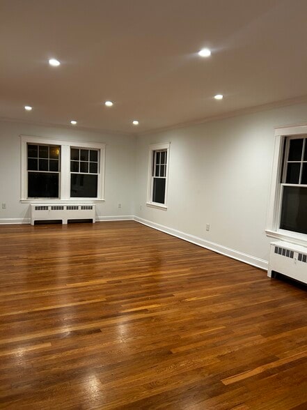 Building Photo - 176 Brush Hill Rd