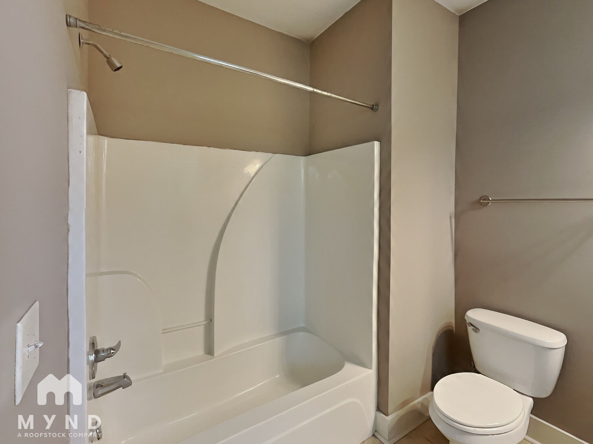 Building Photo - 169 Herring St