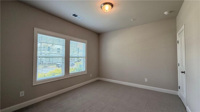 Building Photo - 1012 Knoxboro Ln