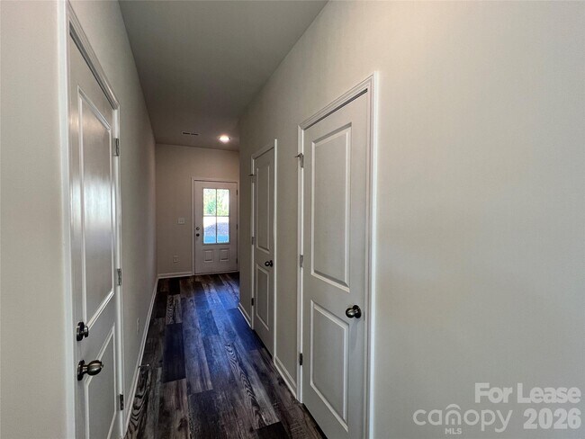 Building Photo - 574 N Broad St