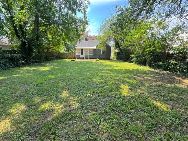 Building Photo - Charming Two-Bedroom Single Family Home with Detached Garage