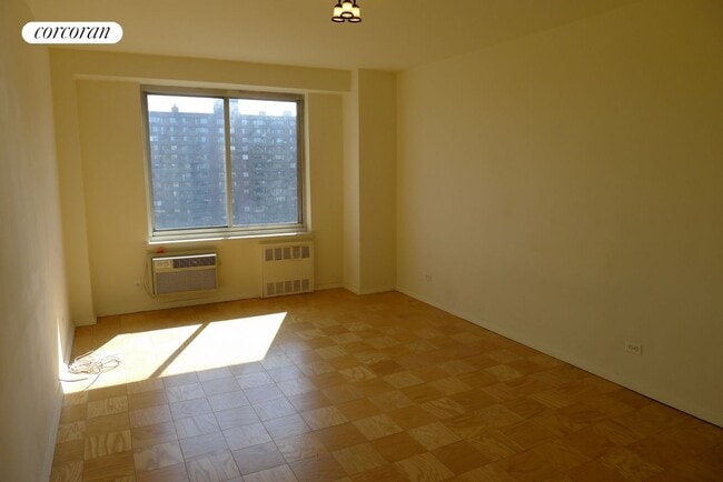 Building Photo - 400 Central Park W